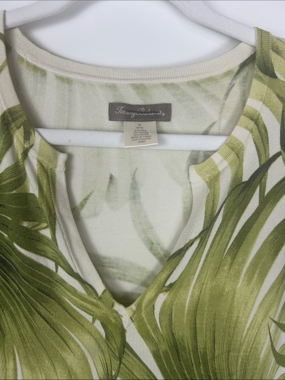 Tommy Bahama Green Palm-Print V-Neck Long Sleeve Sweater - Picture 4 of 6